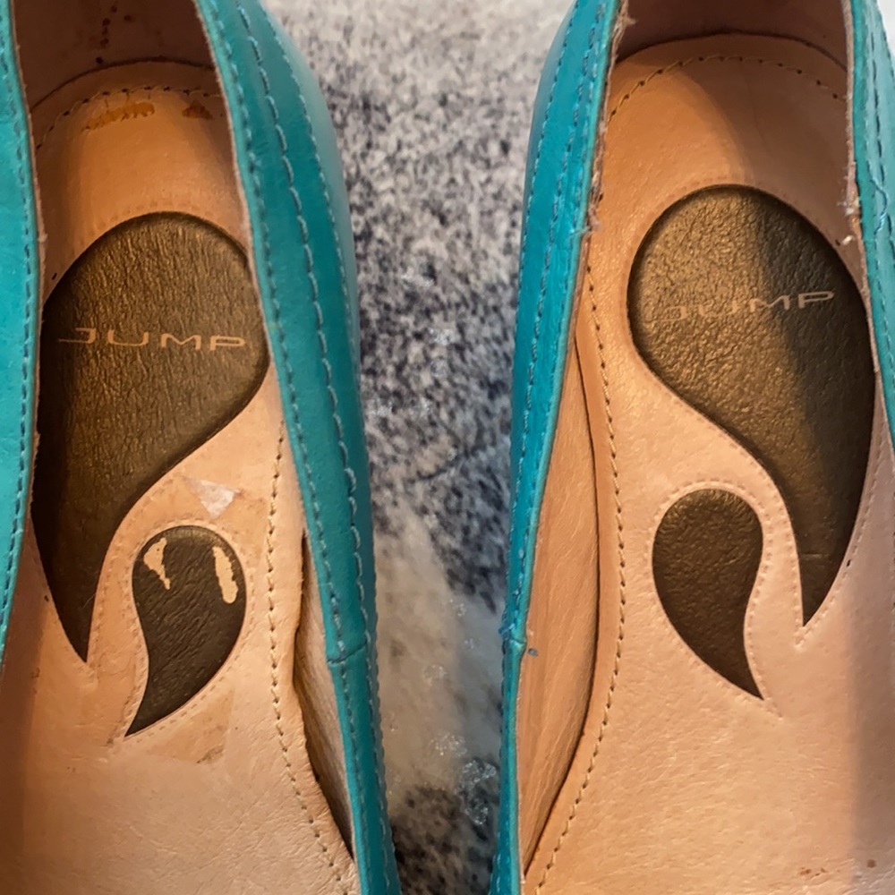 NWT “Jump for the People” Turquoise Heels 9.5 - Picture 2 of 8